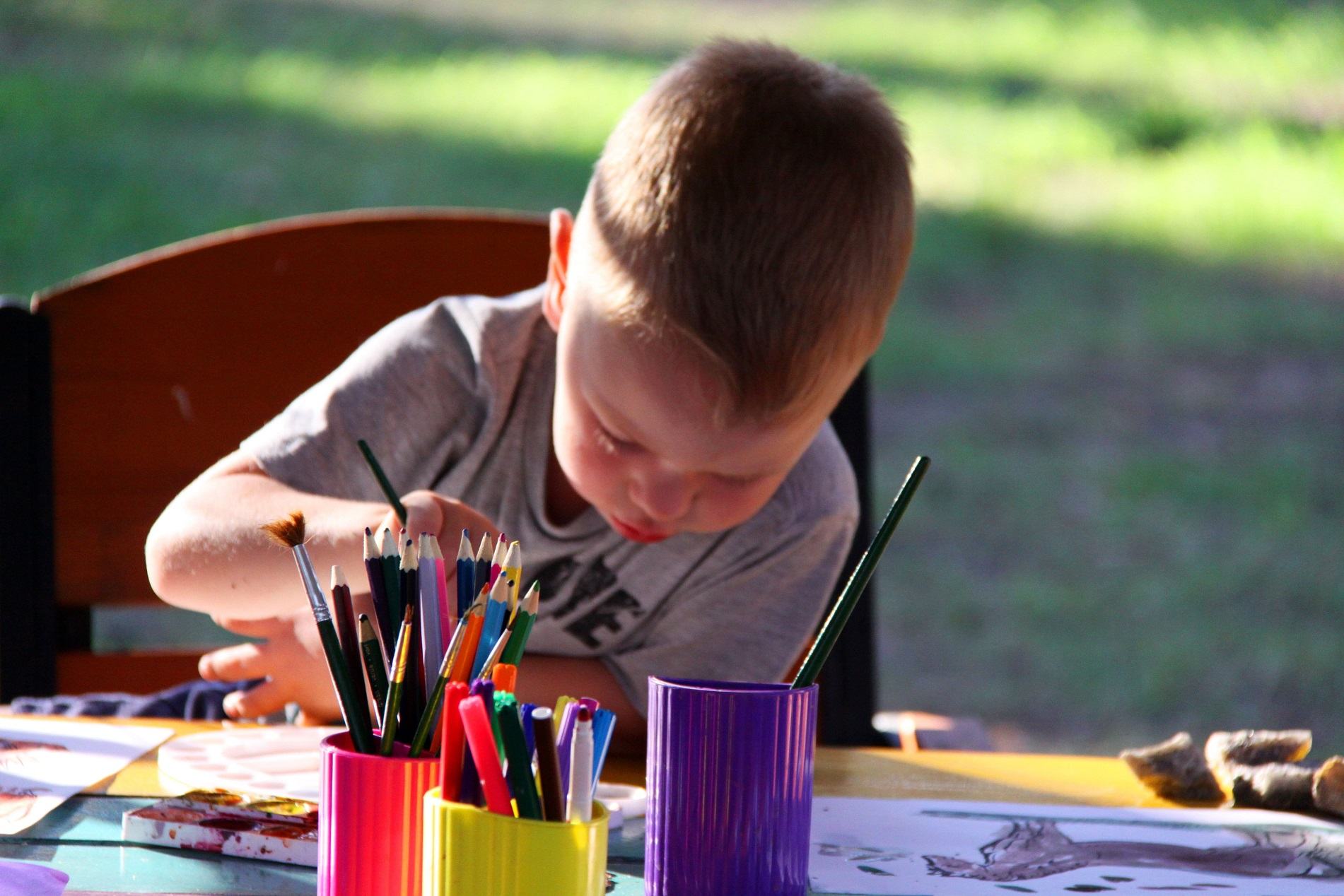Ce inseamna desenele facute de copil? Culorile folosite sunt adevarate mesaje